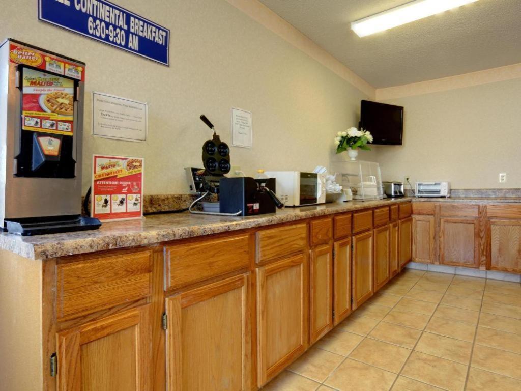 Americas Best Value Inn & Suites Macon Eksteriør billede